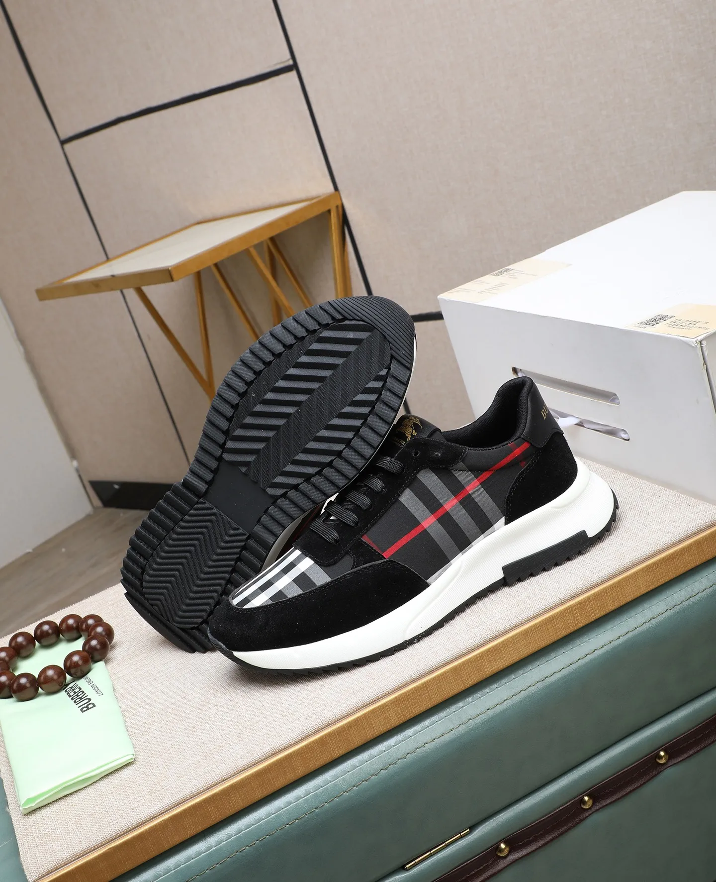 Men's shoes 💰460 ❤️❤️❤️[BURBERRY] Burberry purchasing agent 🔍Men's 🚹New model is synchronized with the official website, the upper is made of imported fabrics, and the lining is genuine leather. Completely 1⃣:1⃣ replica🇮🇹, non-slip and wear-resistant rubber outsole ⚠original factory goods, 🔍🔍high quality, please look at the details, welcome to compare⚠Size: 38-44